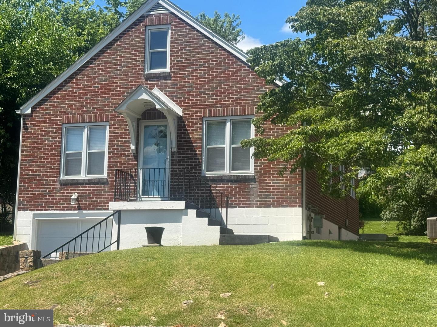 1014 Kent Ave Property Photo 2