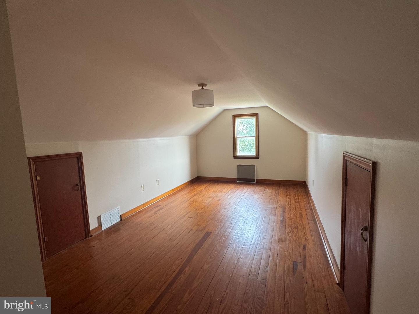 1014 Kent Ave Property Photo 13
