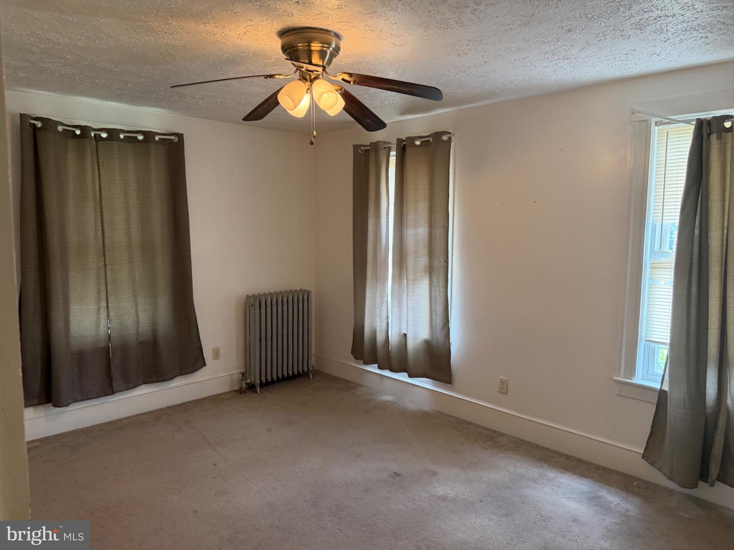 920 Bedford St Property Photo 4