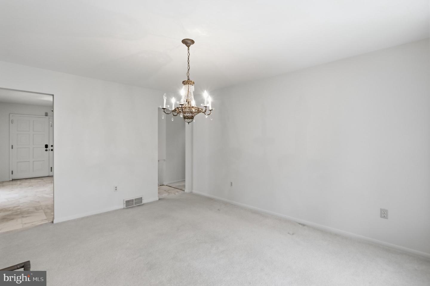 935 Dingle Park Dr Property Photo 12