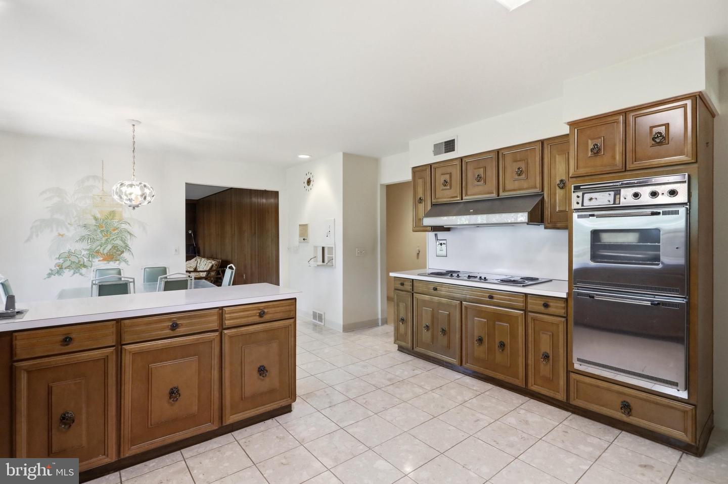 935 Dingle Park Dr Property Photo 14