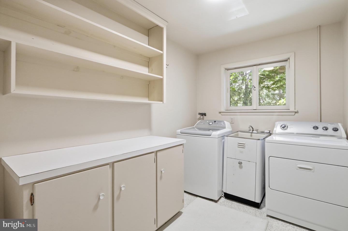 935 Dingle Park Dr Property Photo 35