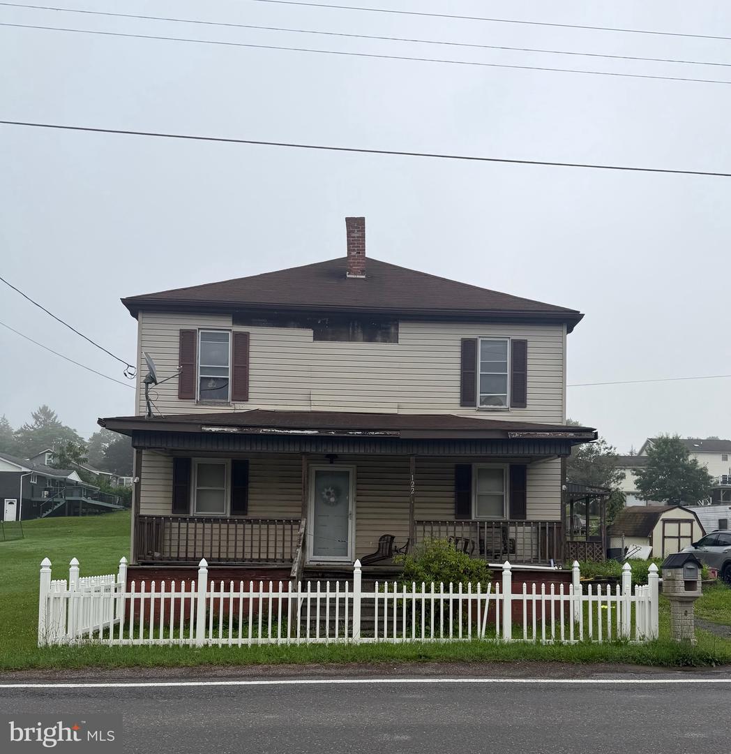 122 Walnut St Property Photo 2