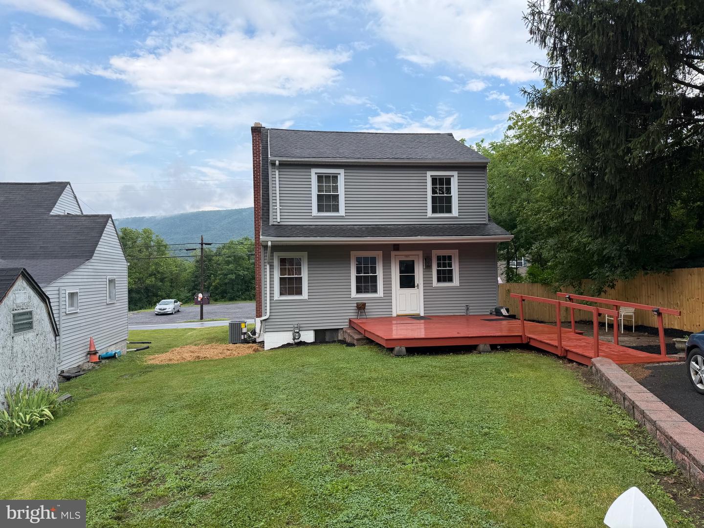 13925 Ellerslie Rd Property Photo 2