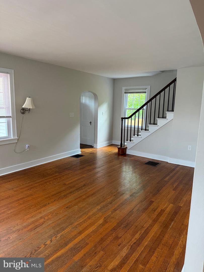 13925 Ellerslie Rd Property Photo 5