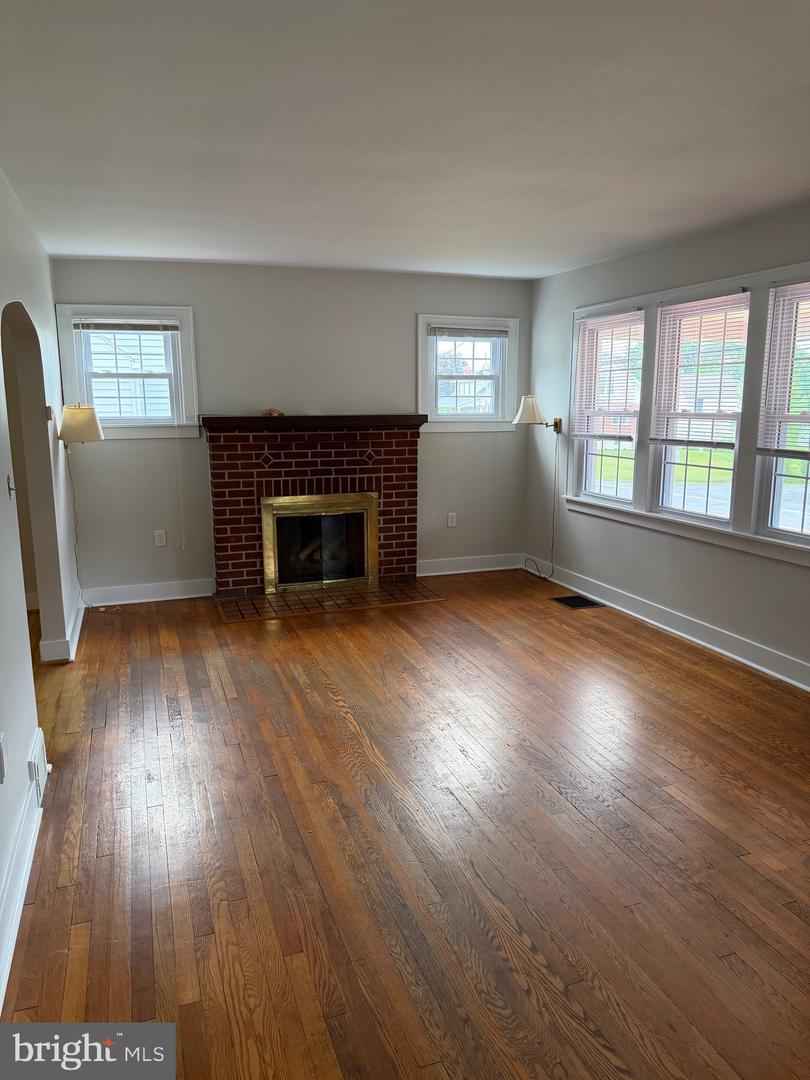 13925 Ellerslie Rd Property Photo 6