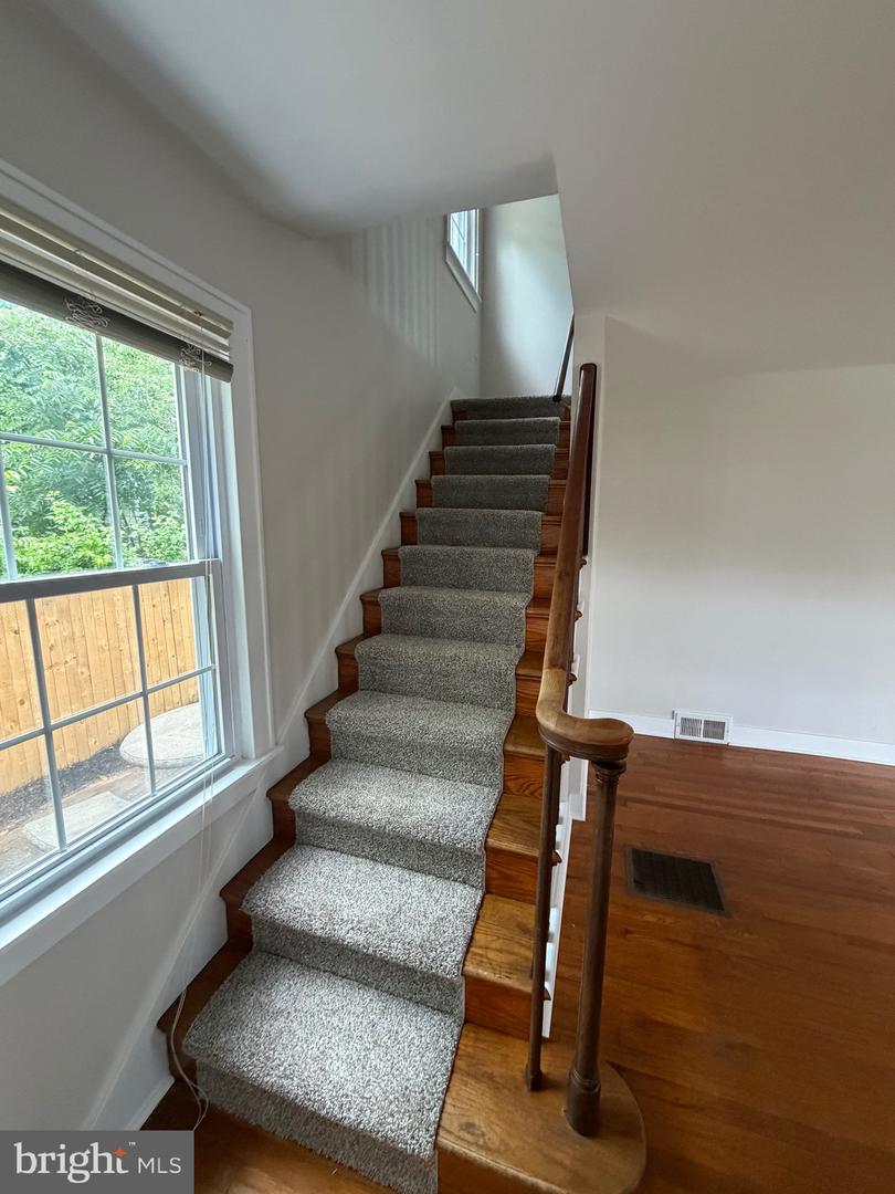13925 Ellerslie Rd Property Photo 9