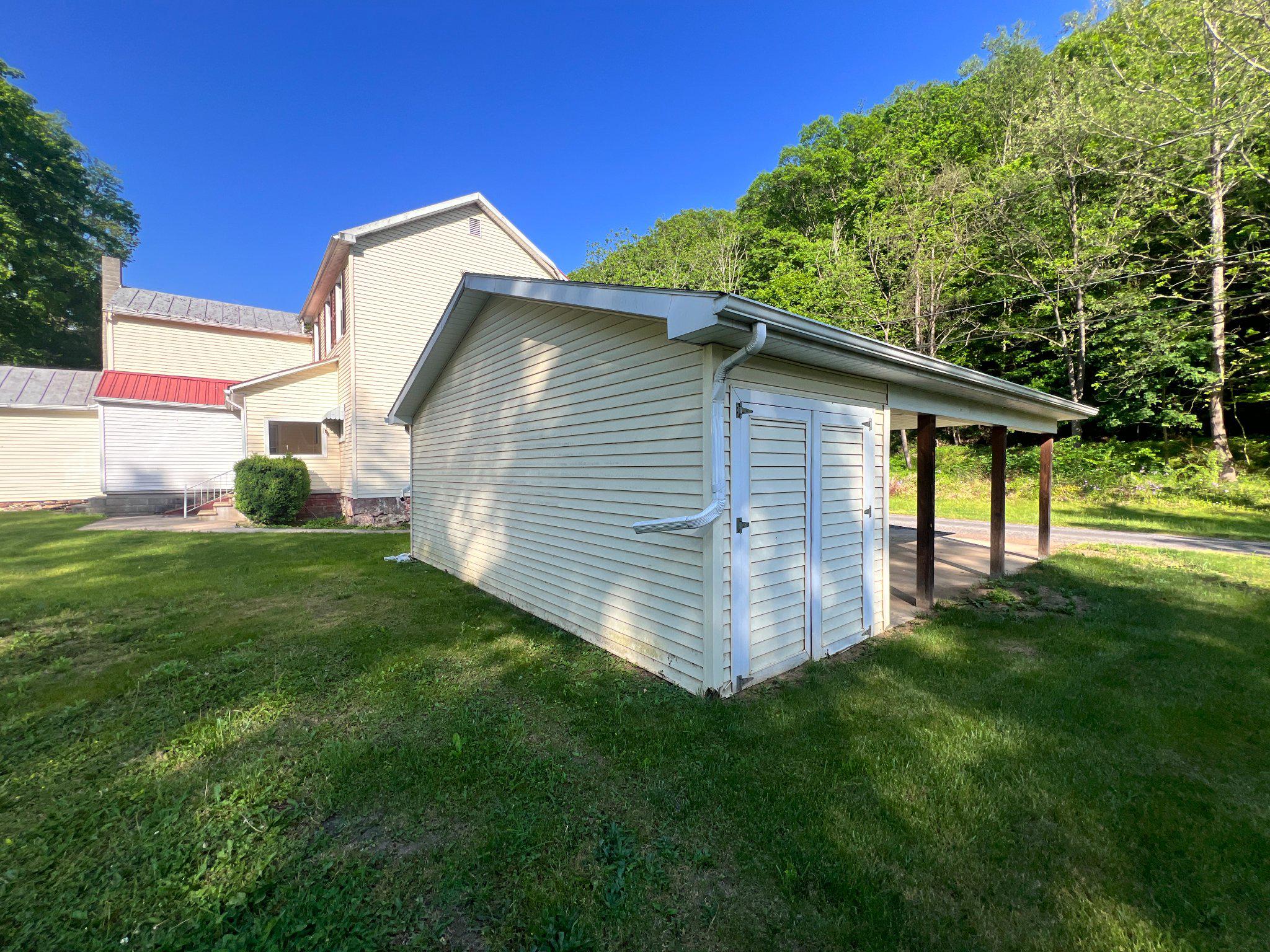 18705 Temperance Row Property Photo 10