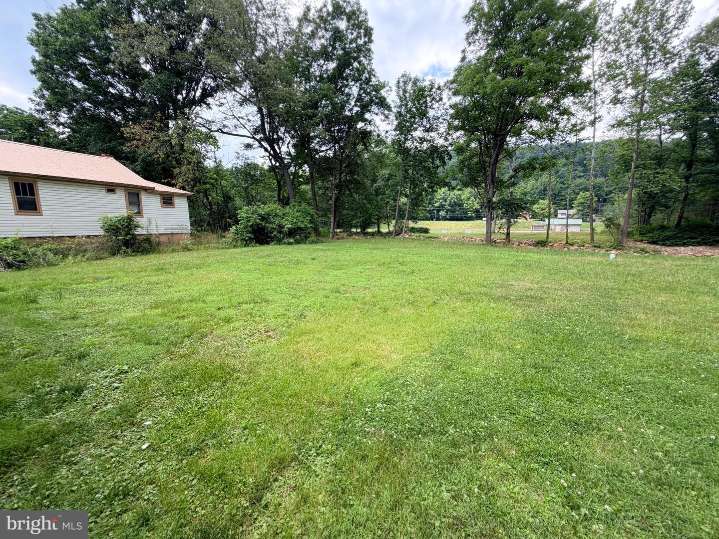 18705 Temperance Row Property Photo 14