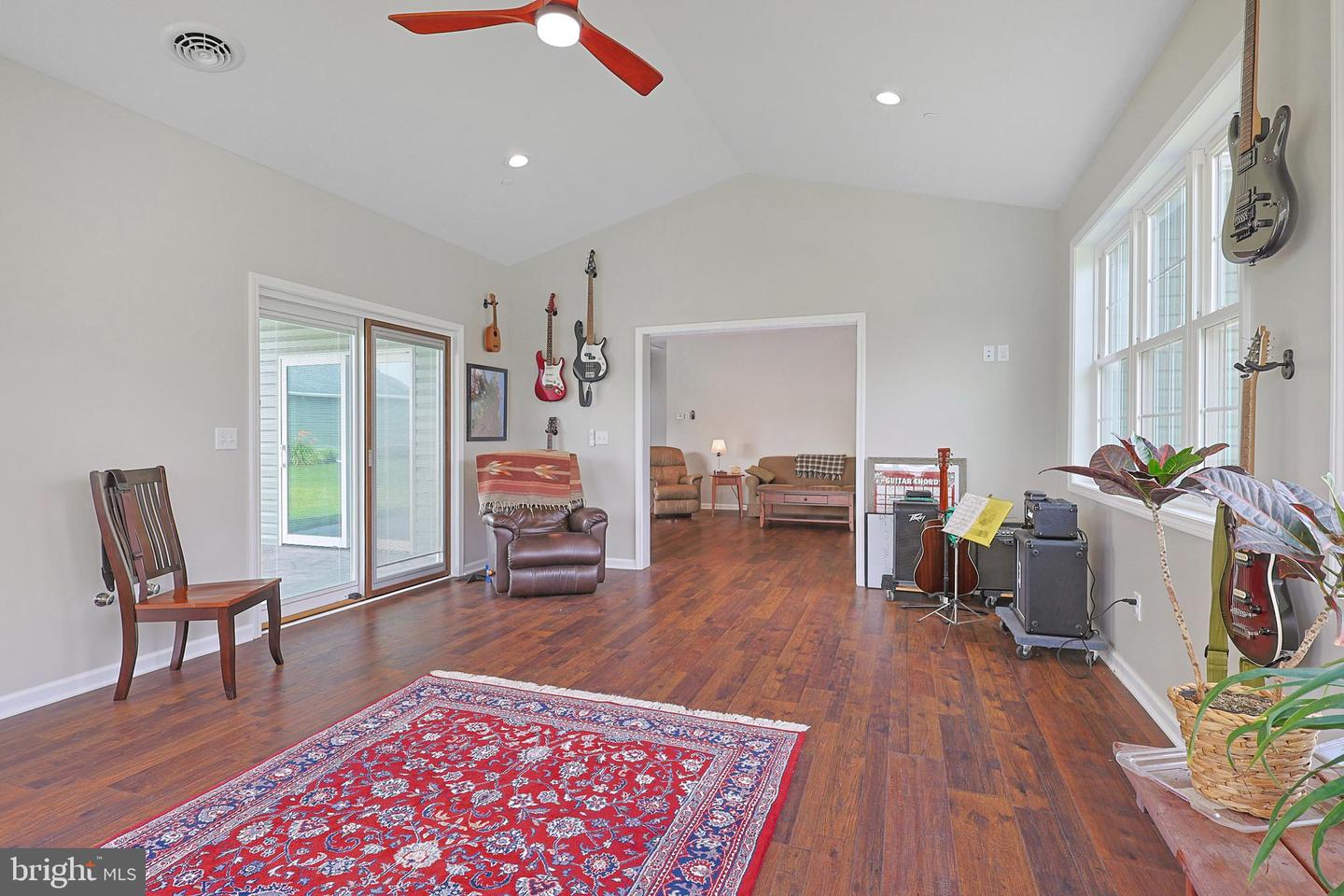 93 Candlewick Ct Property Photo 8