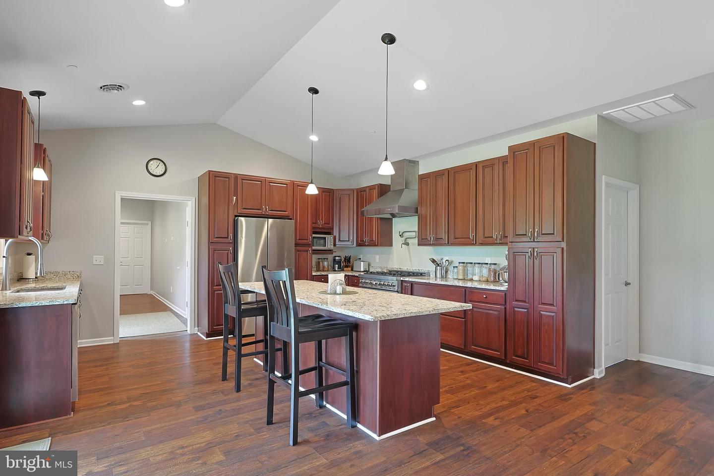 93 Candlewick Ct Property Photo 12