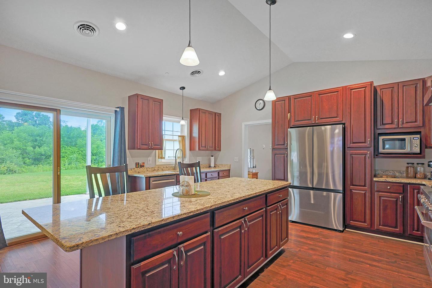 93 Candlewick Ct Property Photo 14