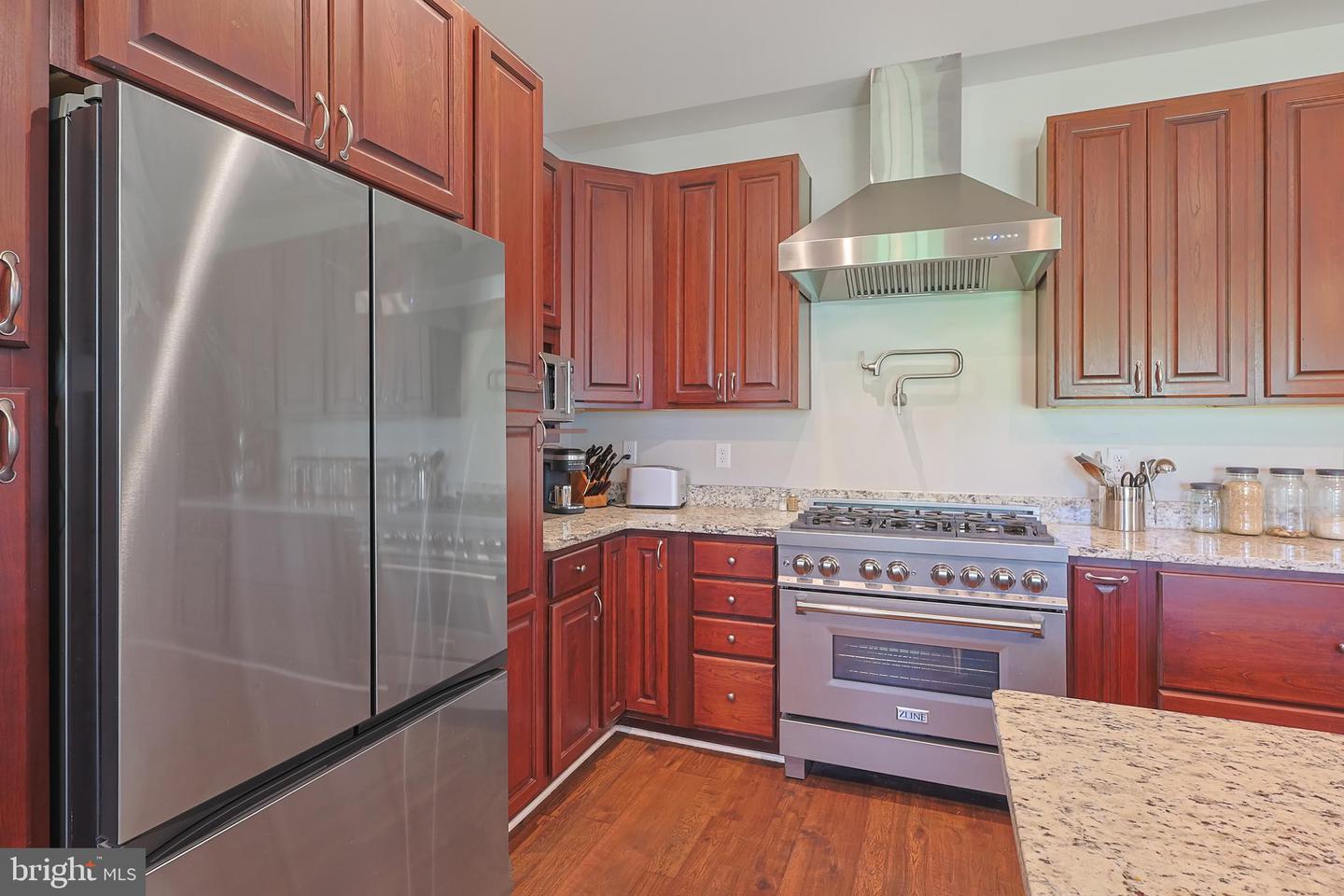 93 Candlewick Ct Property Photo 18