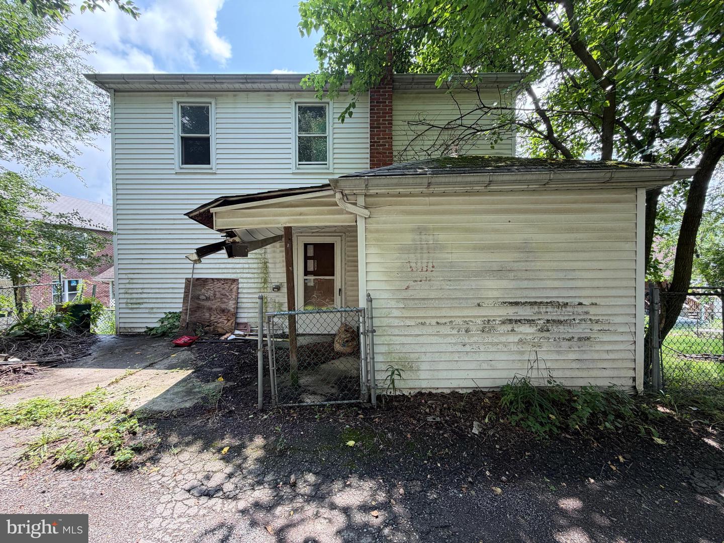 638-1/2 Lincoln St Property Photo 2