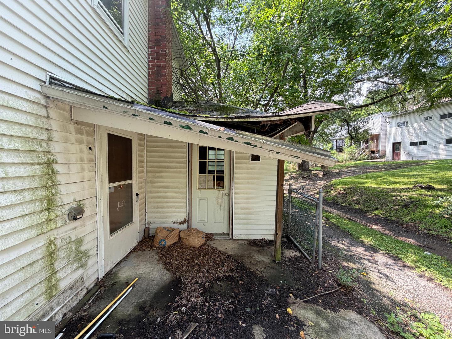 638-1/2 Lincoln St Property Photo 4