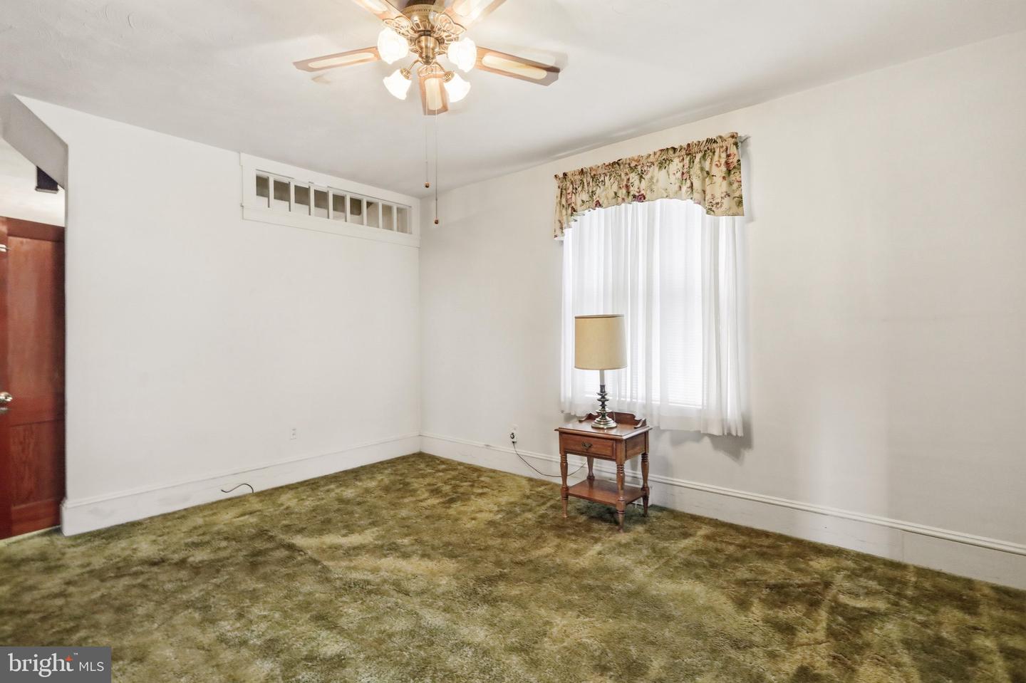 86 Oak St Property Photo 12