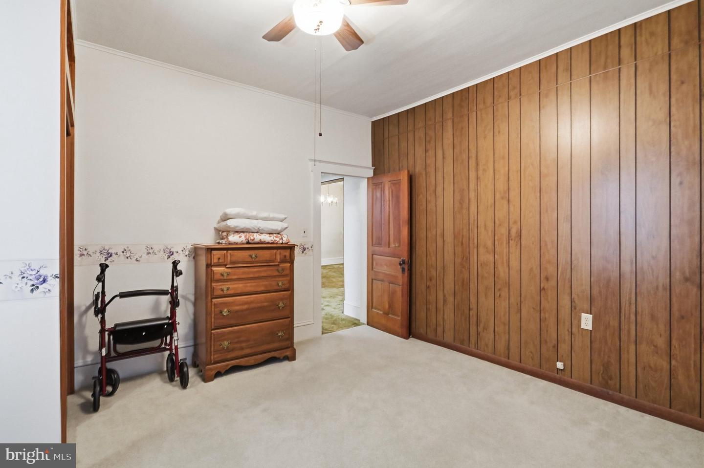 86 Oak St Property Photo 16
