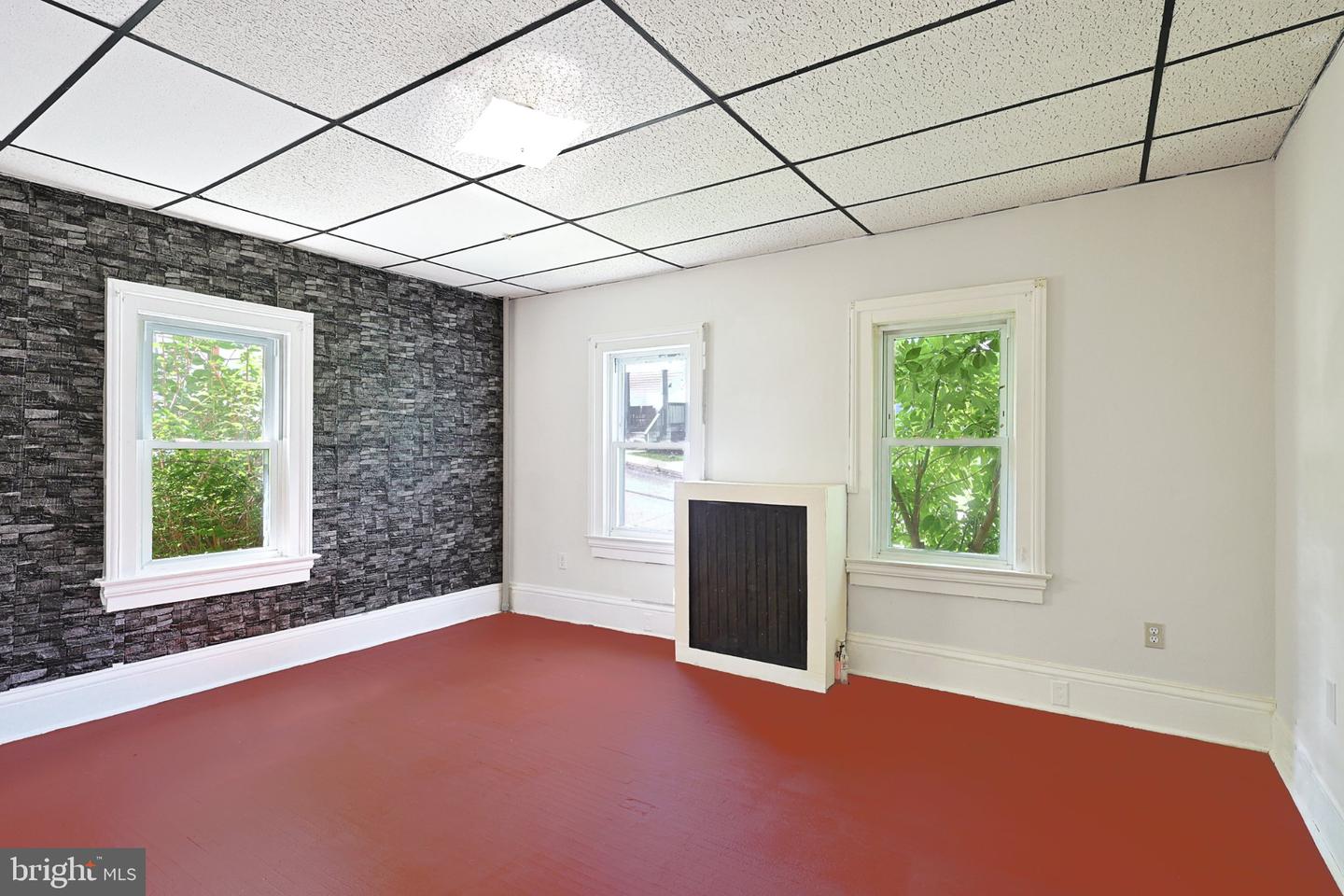 34 Maple St Property Photo 5