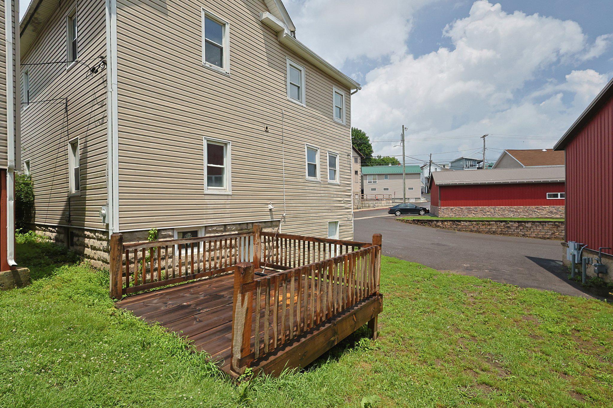 34 Maple St Property Photo 11