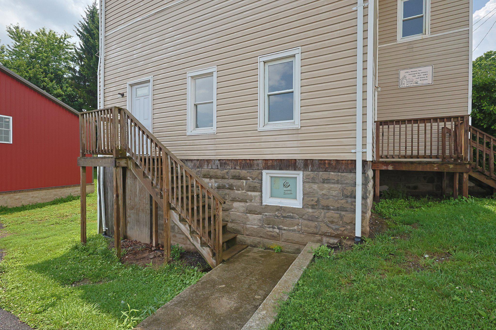 34 Maple St Property Photo 13