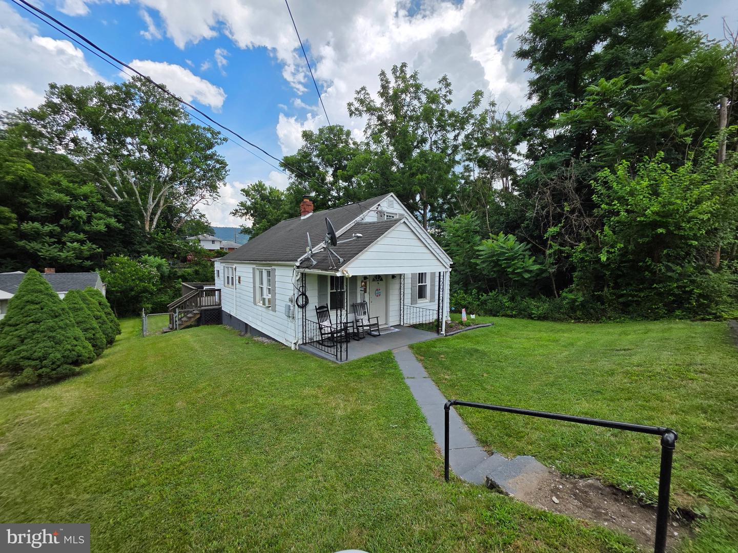 130 Mullen St Property Photo 3