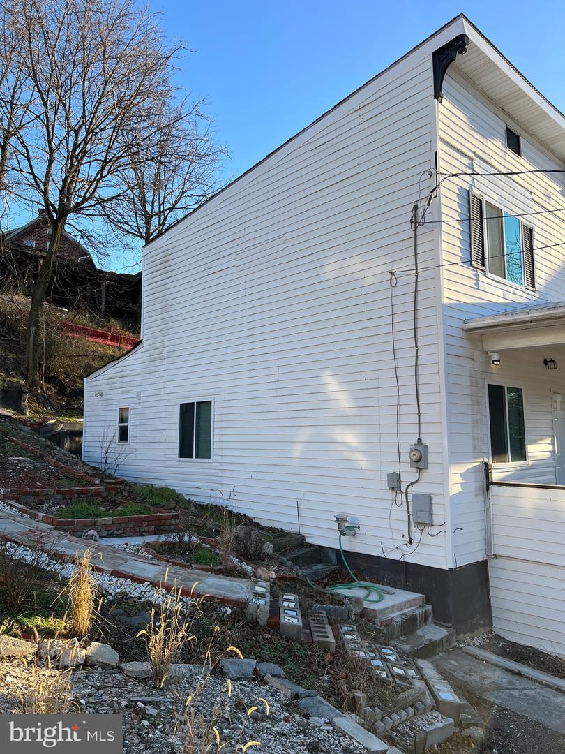 465 Baltimore Ave Property Photo 4