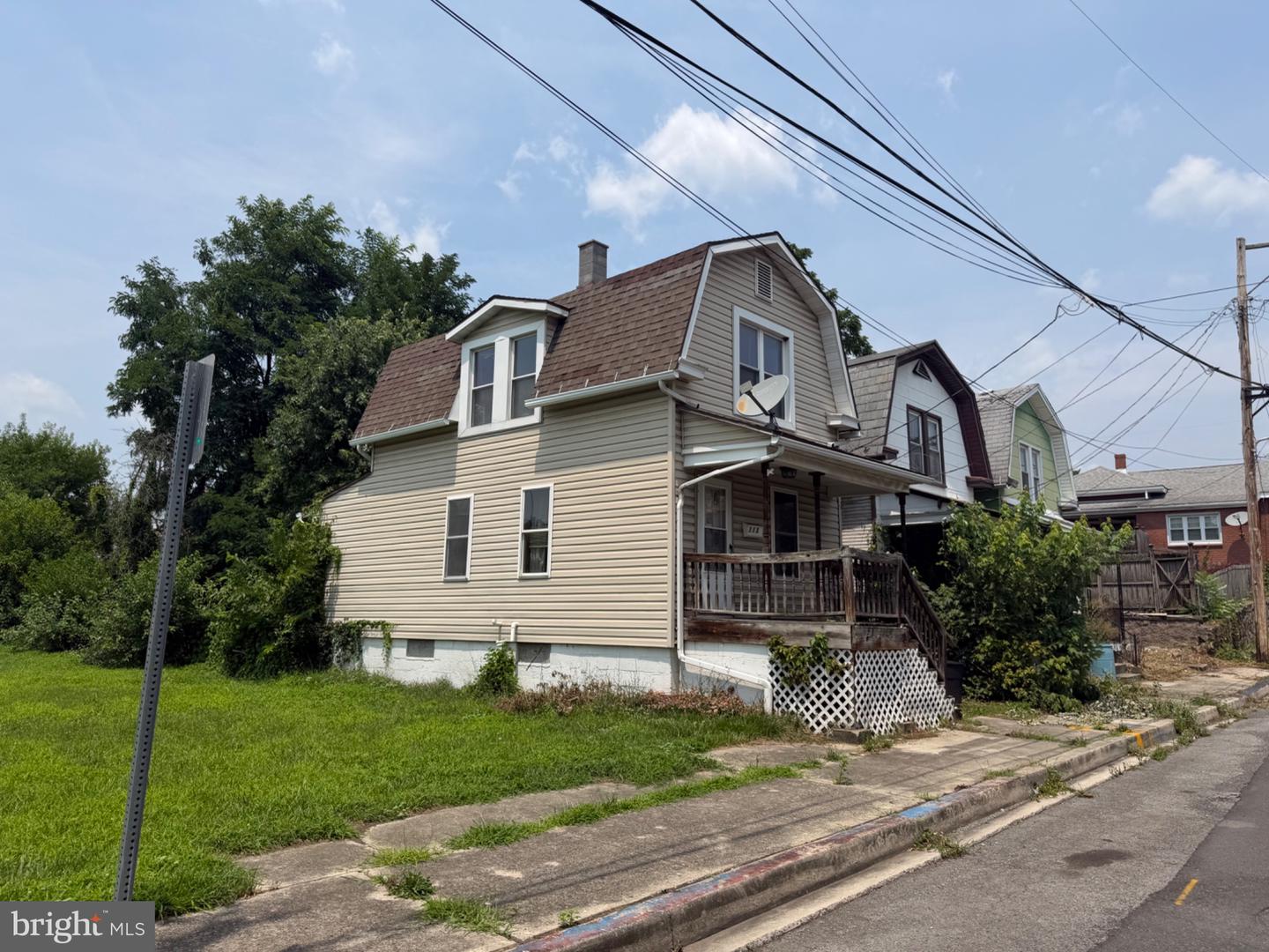 313 S Cedar St Property Photo 2