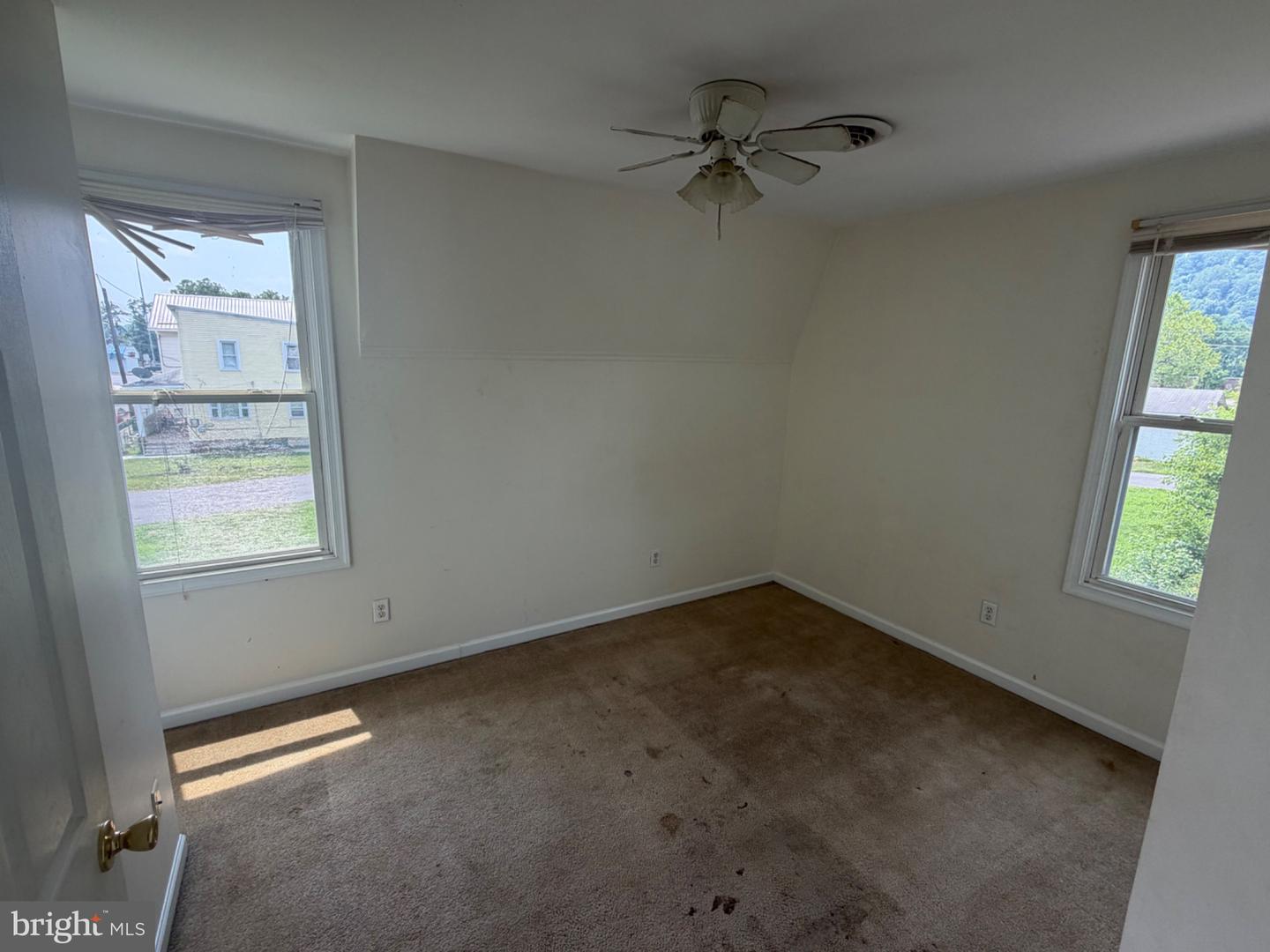 313 S Cedar St Property Photo 11
