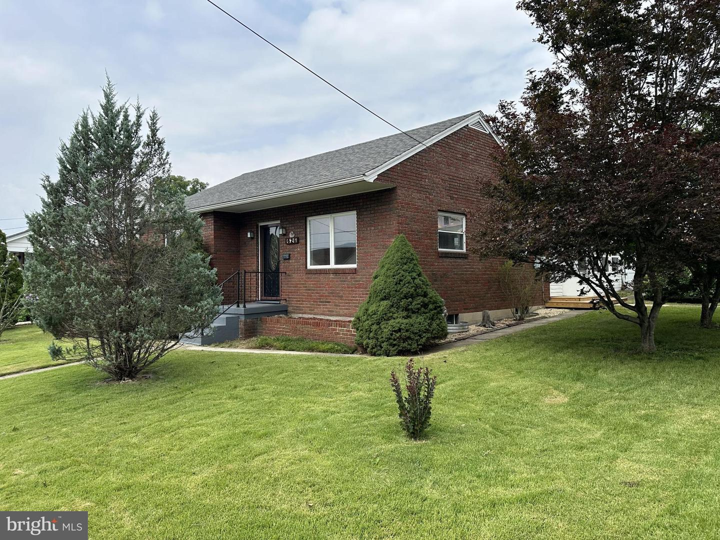 626 ELWOOD ST Property Photo 1