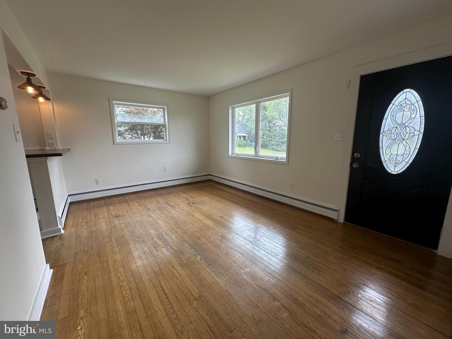 626 Elwood St Property Photo 9