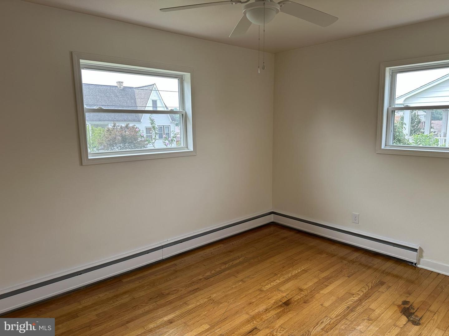626 Elwood St Property Photo 13