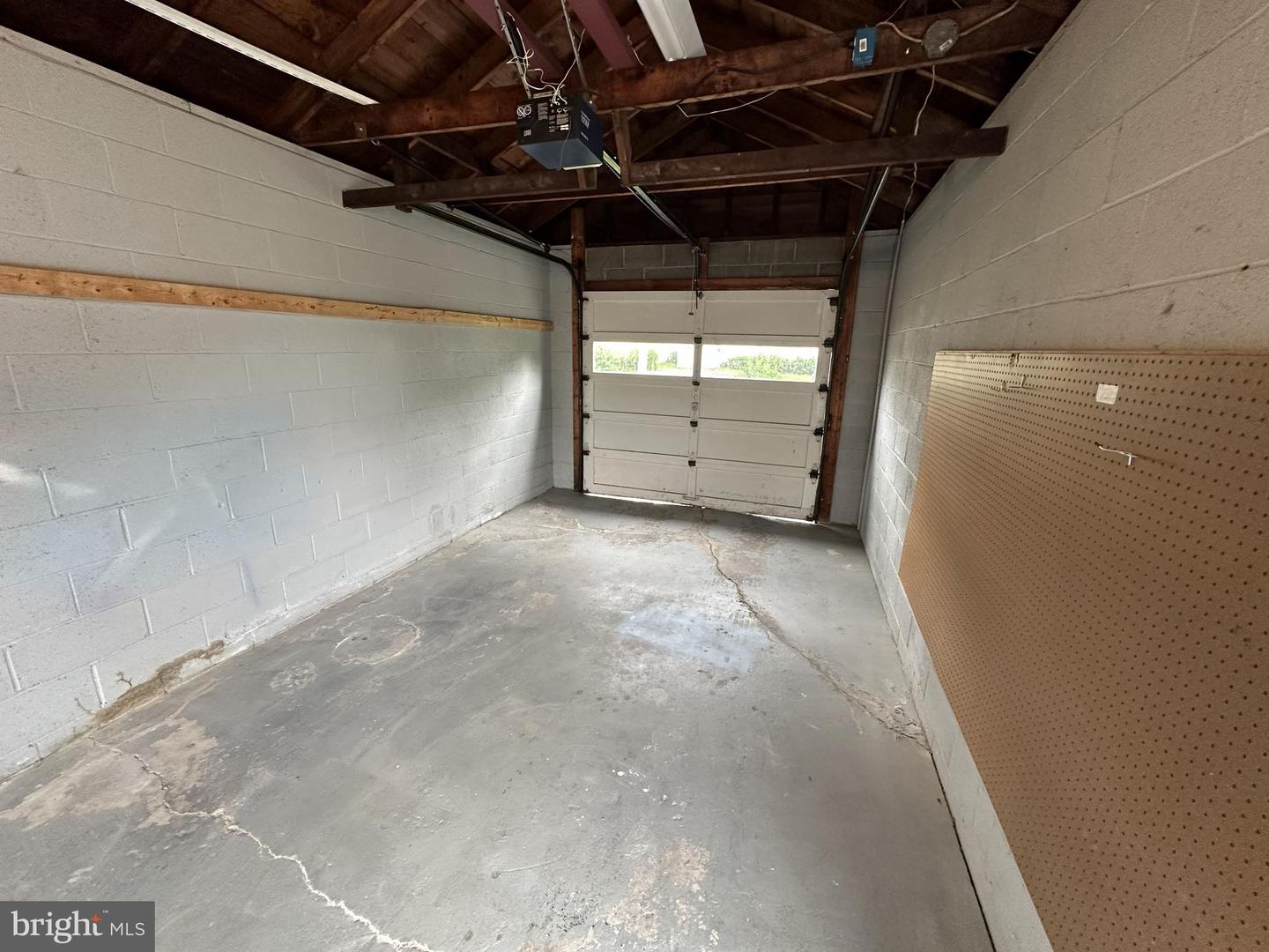 626 Elwood St Property Photo 36