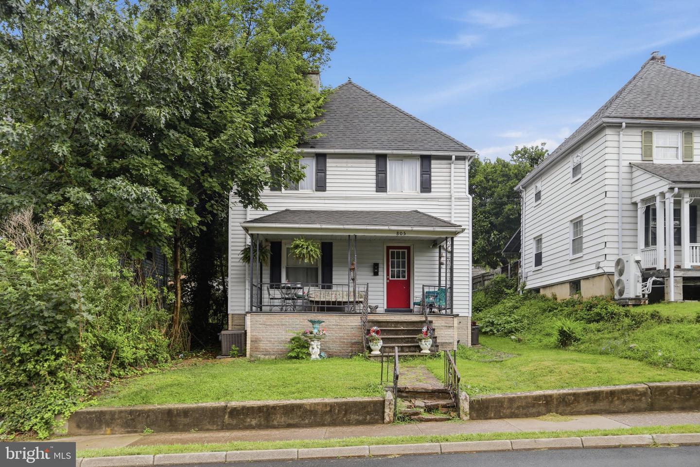 805 Fayette St Property Photo 3