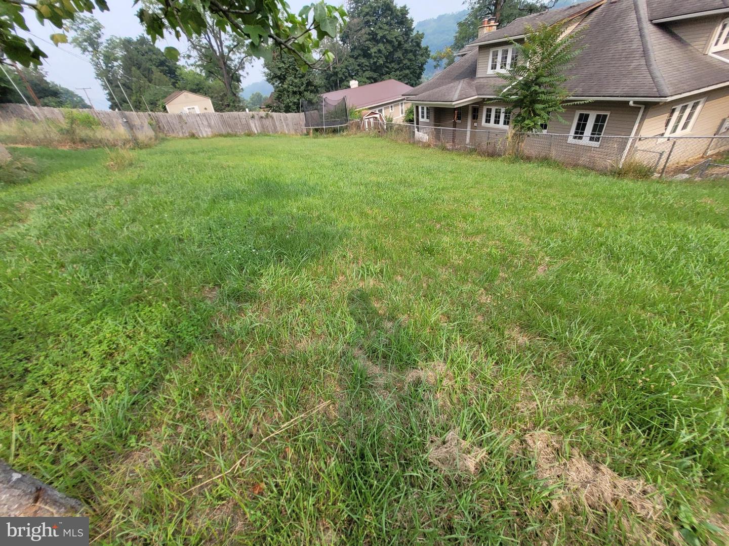 885 Braddock Rd Property Photo 7