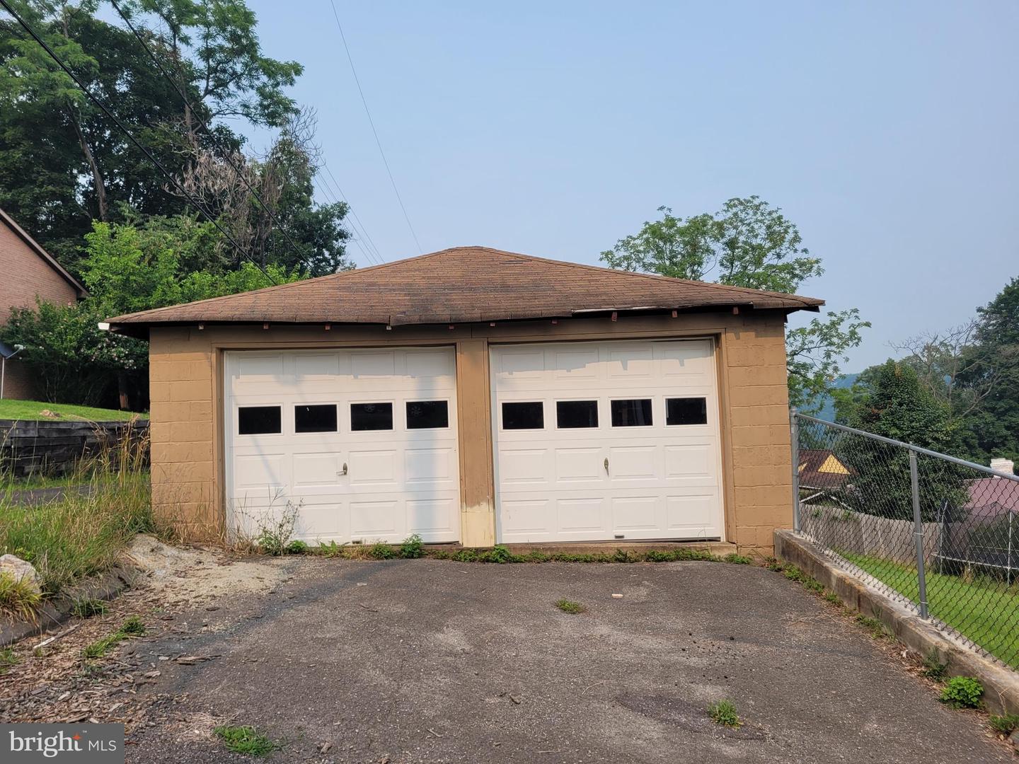 885 Braddock Rd Property Photo 9