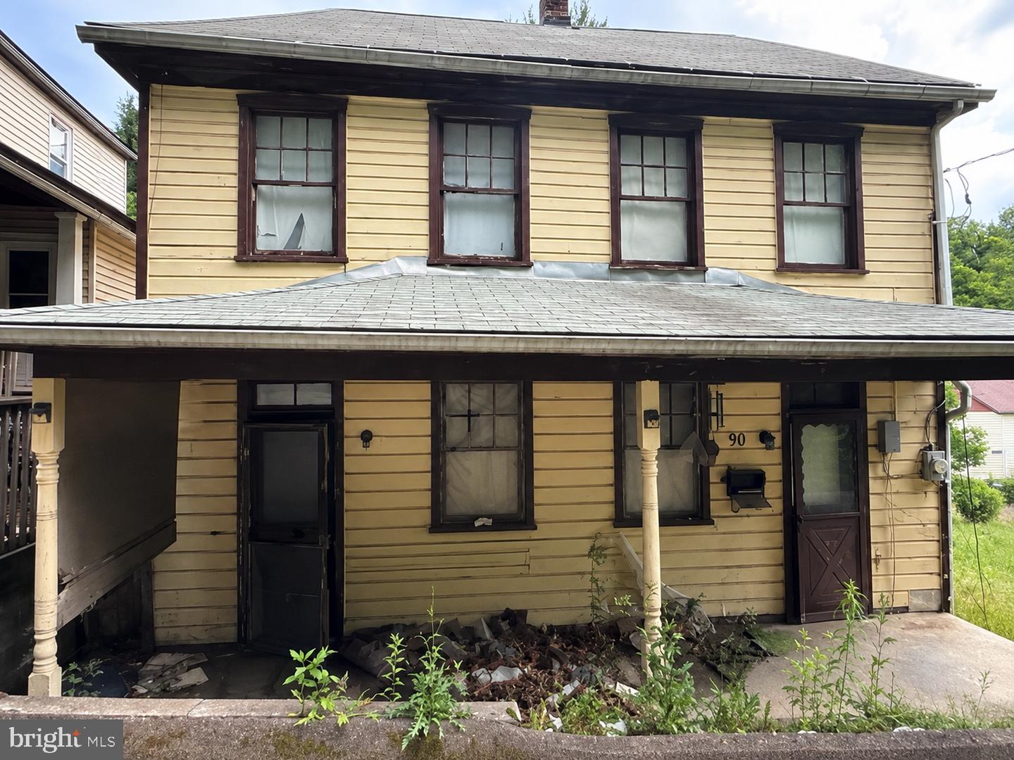 90 Douglas Ave Property Photo 1