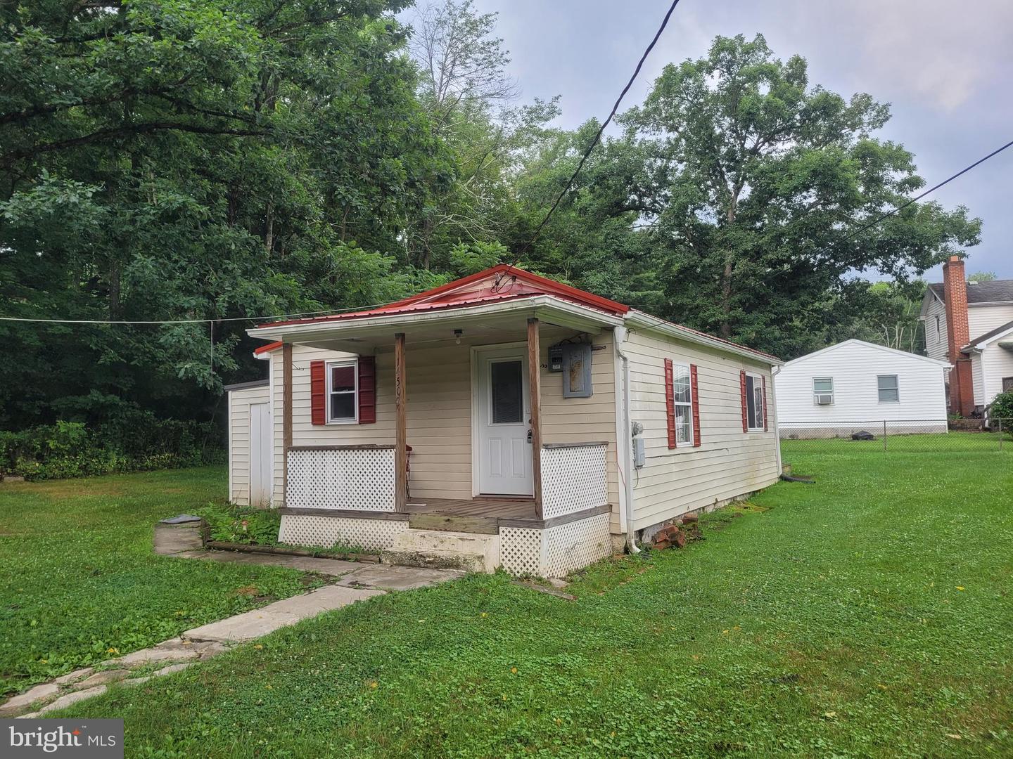 14507 Cedar St Property Photo 1