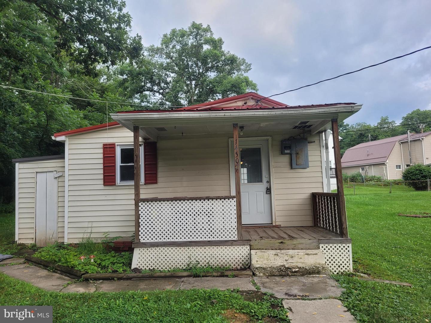 14507 Cedar St Property Photo 2