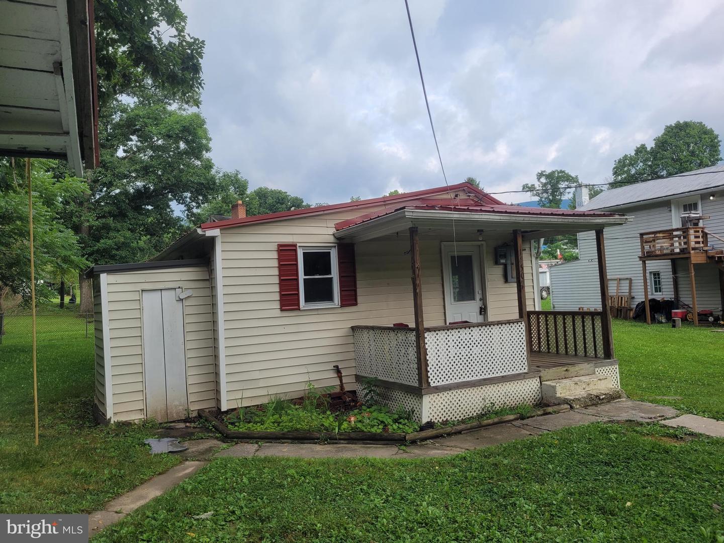 14507 Cedar St Property Photo 3