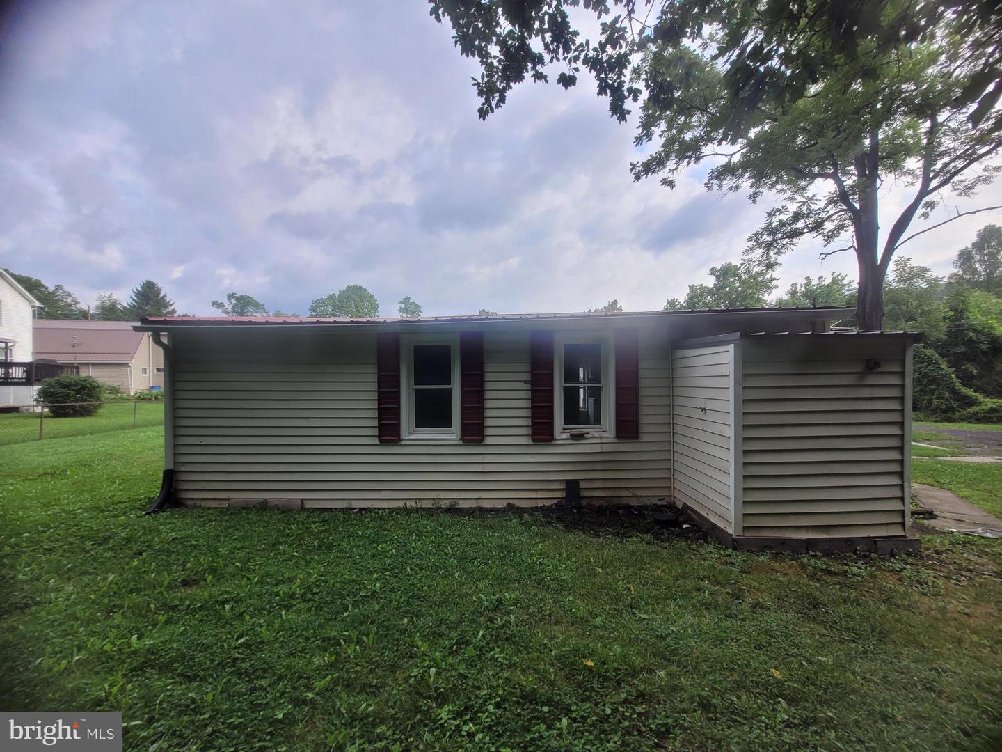 14507 Cedar St Property Photo 4