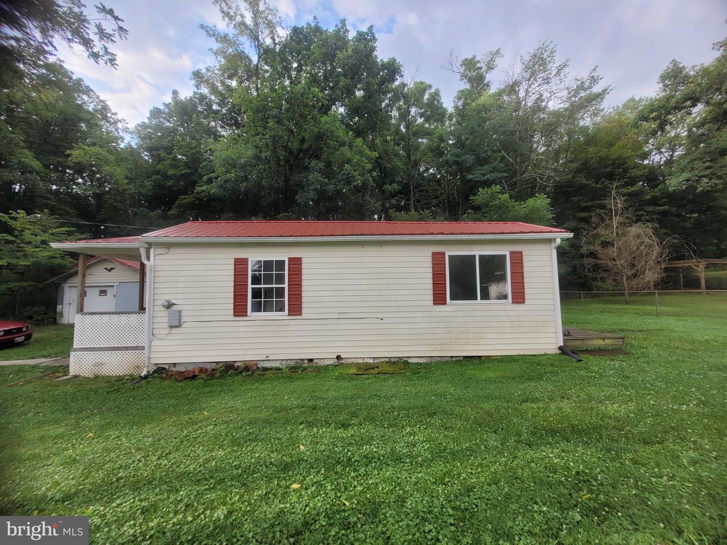 14507 Cedar St Property Photo 6
