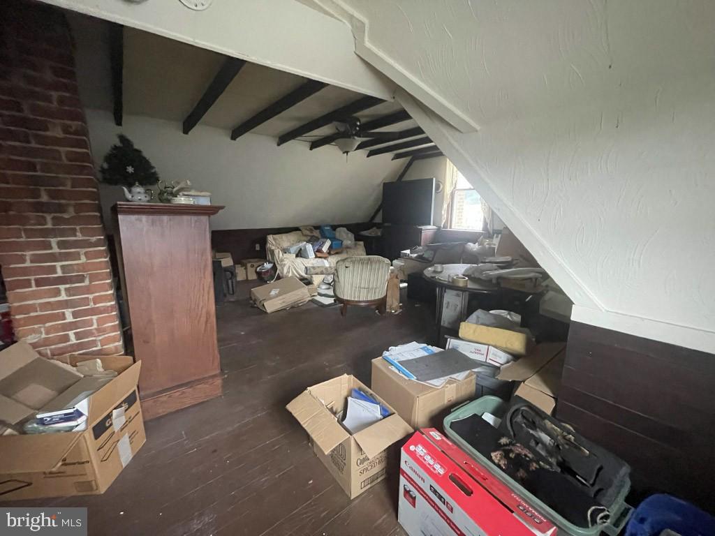 122 Church St Property Photo 22