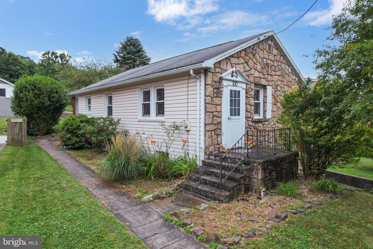 100 Braddock Rd Property Photo 1