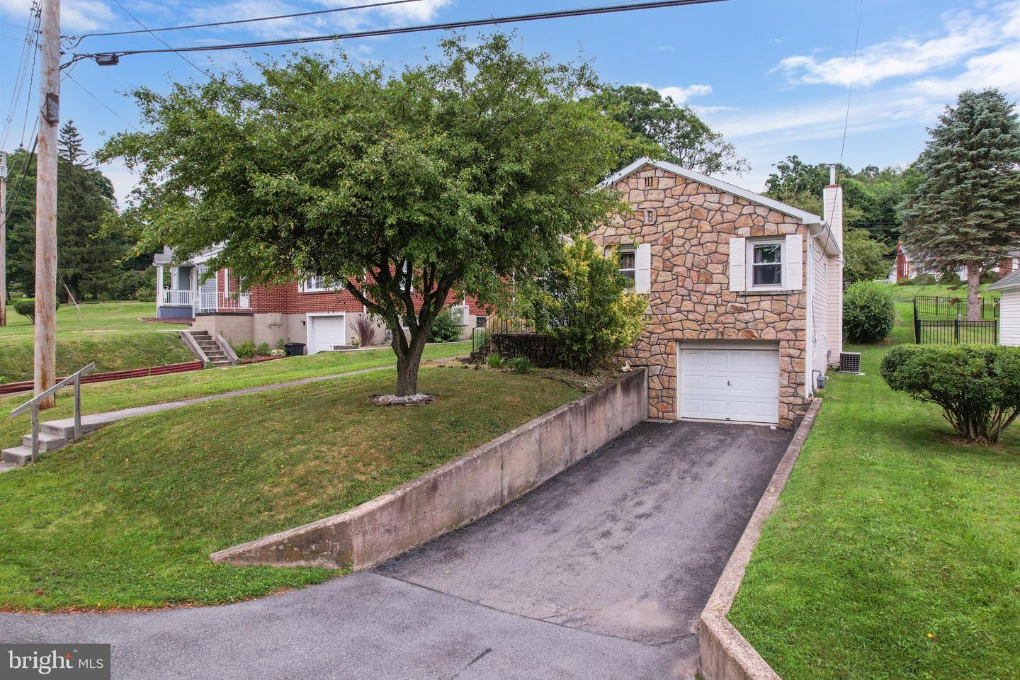 100 Braddock Rd Property Photo 2