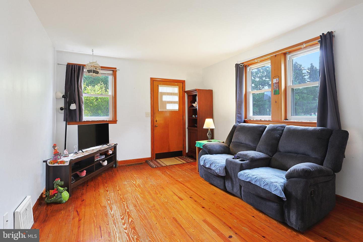 100 Braddock Rd Property Photo 4