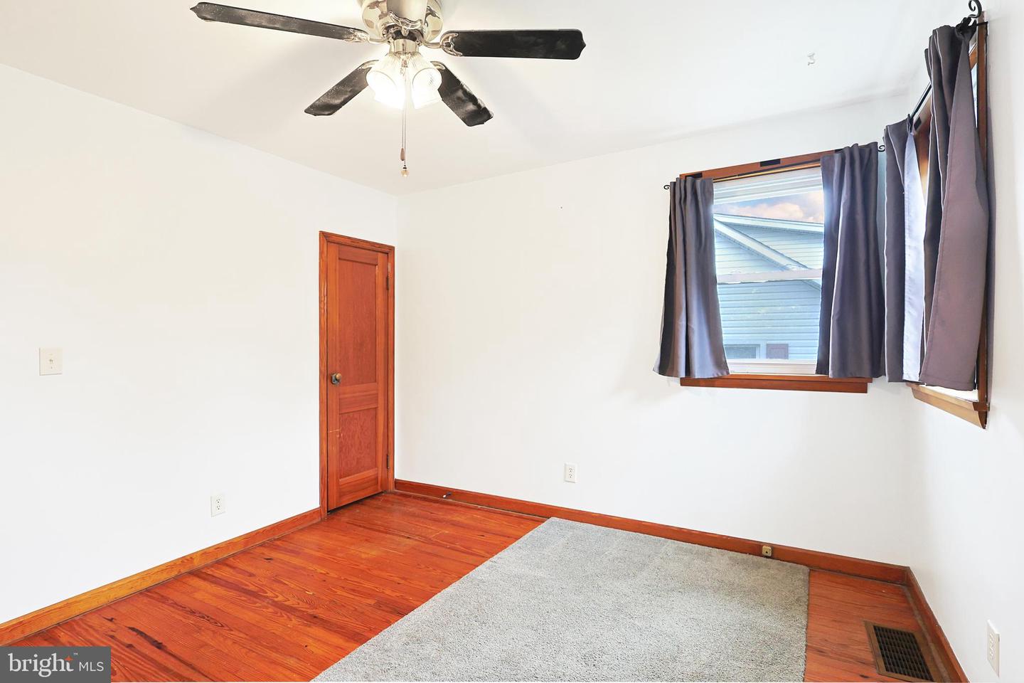 100 Braddock Rd Property Photo 11