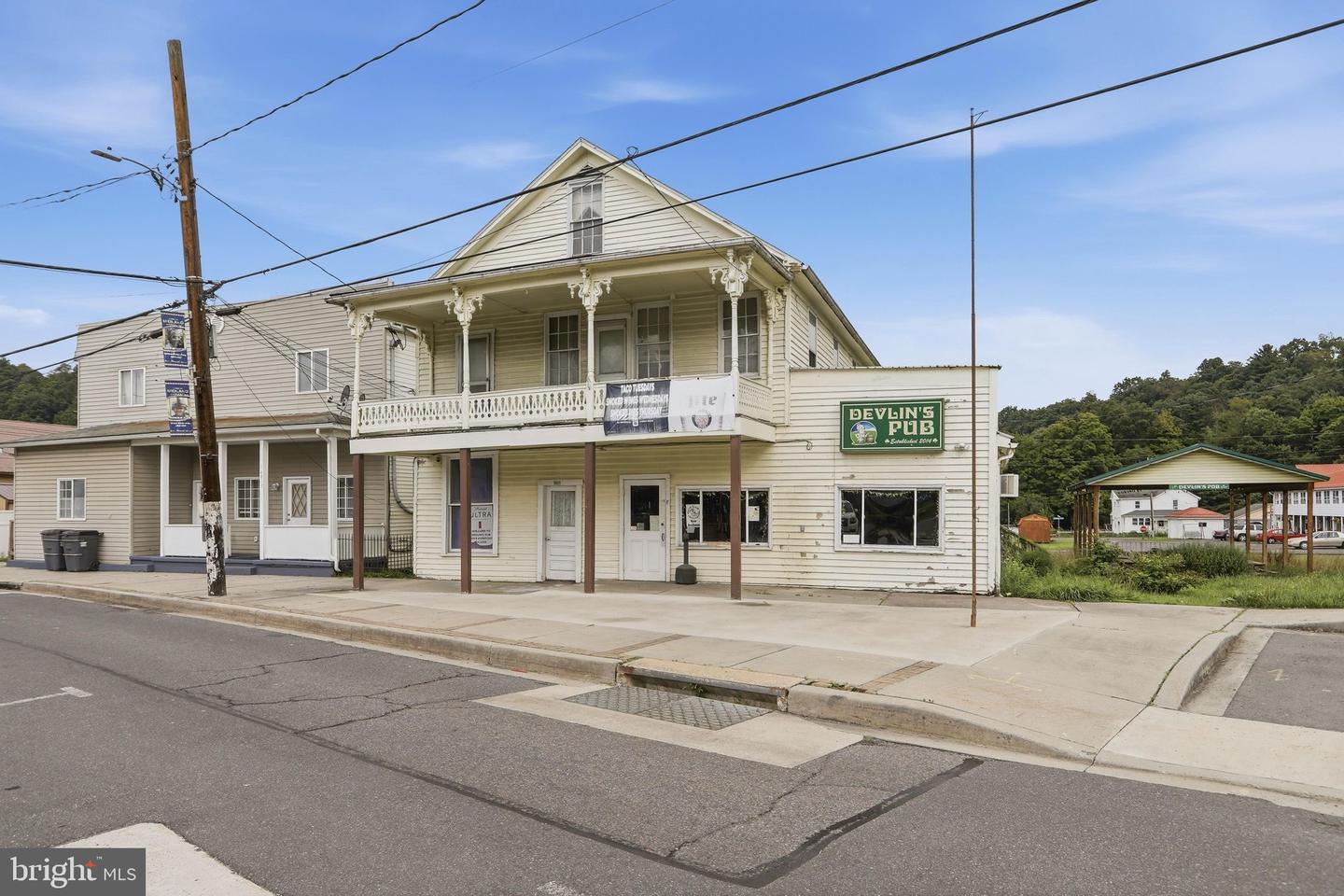 14811 Broadway Property Photo 3