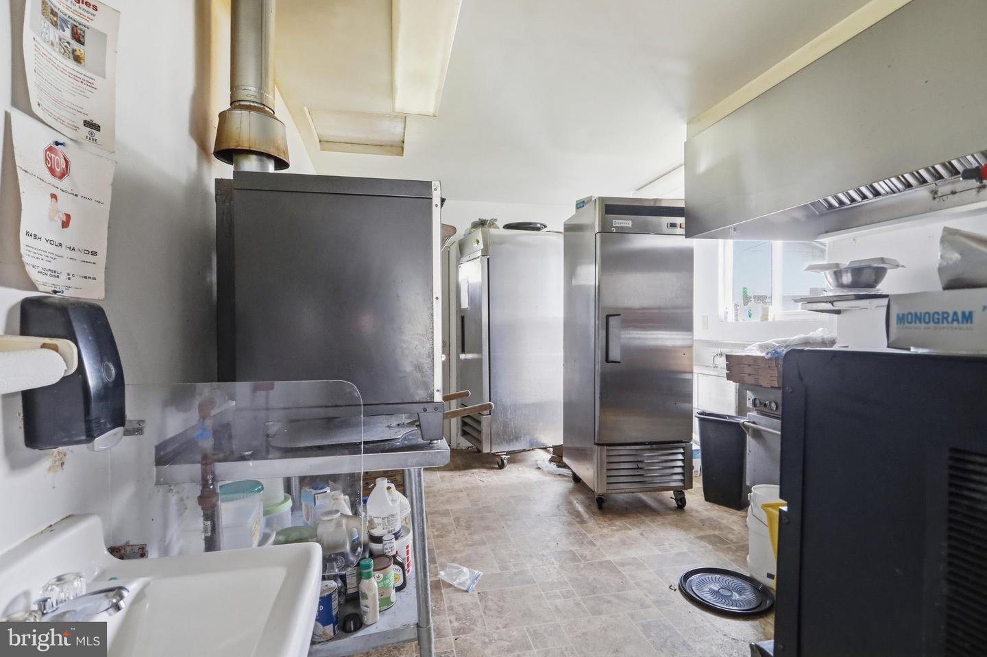 14811 Broadway Property Photo 7