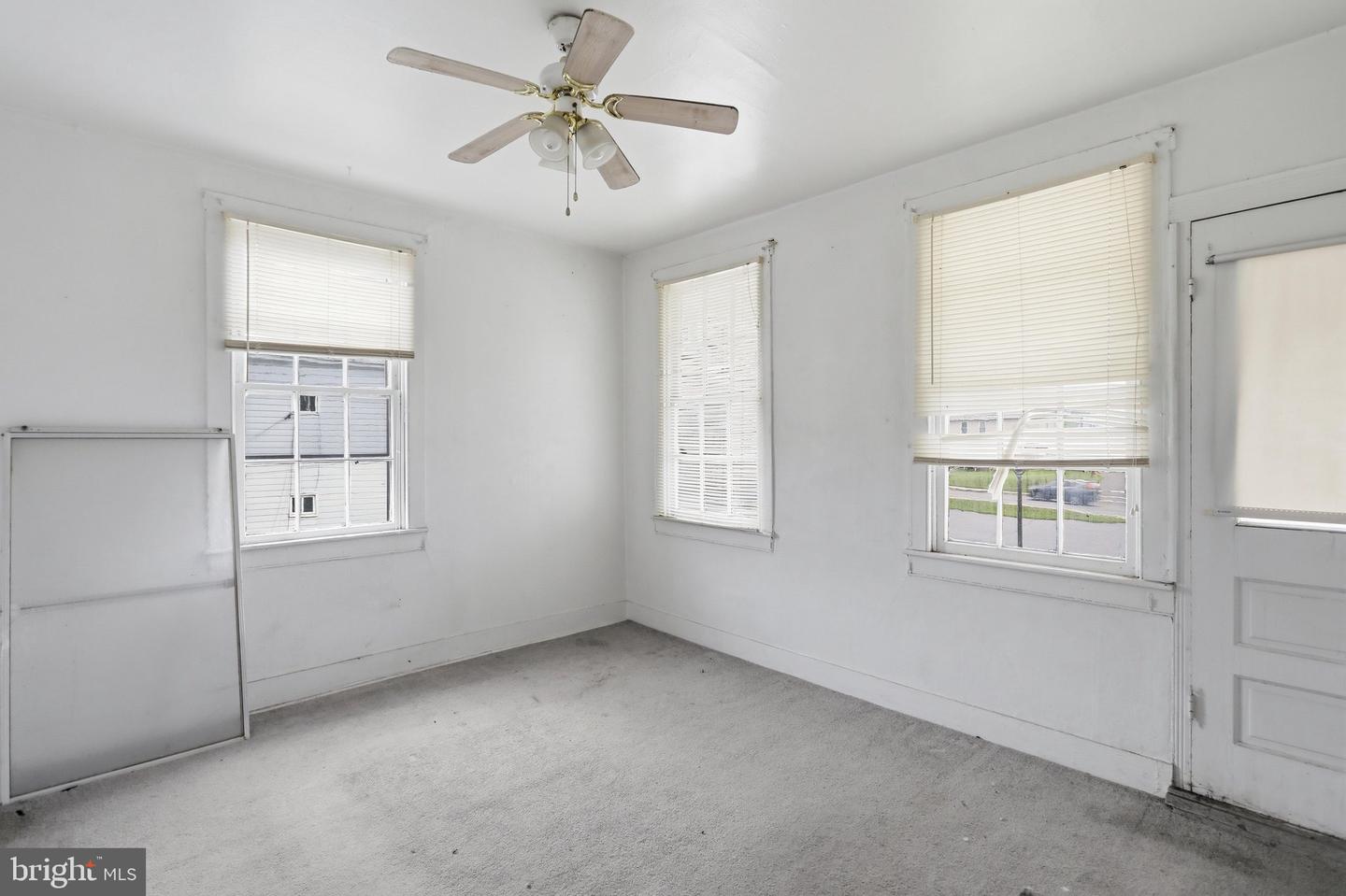 14811 Broadway Property Photo 10