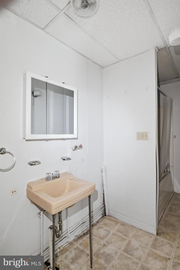 14811 Broadway Property Photo 17